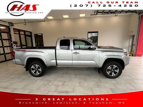 Used 2019 Toyota Tacoma TRD Sport AWD/4WD image 8