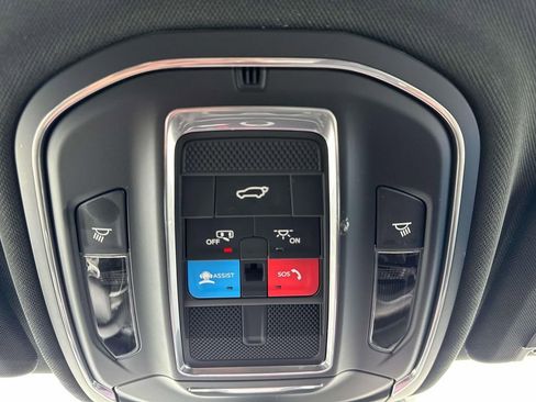 New 2025 Jeep Grand Cherokee Limited w/ Black Appearance Package image 25