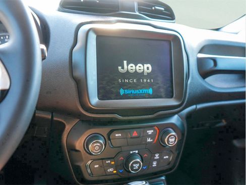 Used 2023 Jeep Renegade Trailhawk AWD/4WD image 13