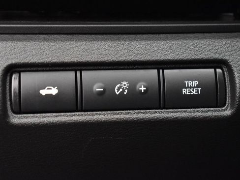 Used 2024 Nissan Altima 2.5 SV FWD image 17