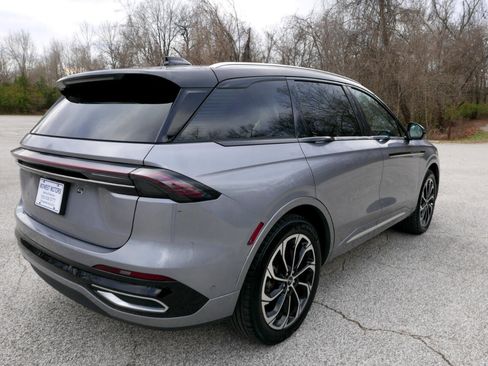 Used 2024 Lincoln Nautilus Reserve image 12