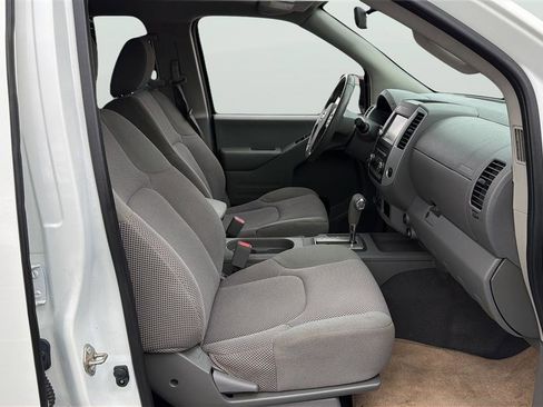 Used 2019 Nissan Frontier SV AWD/4WD image 13