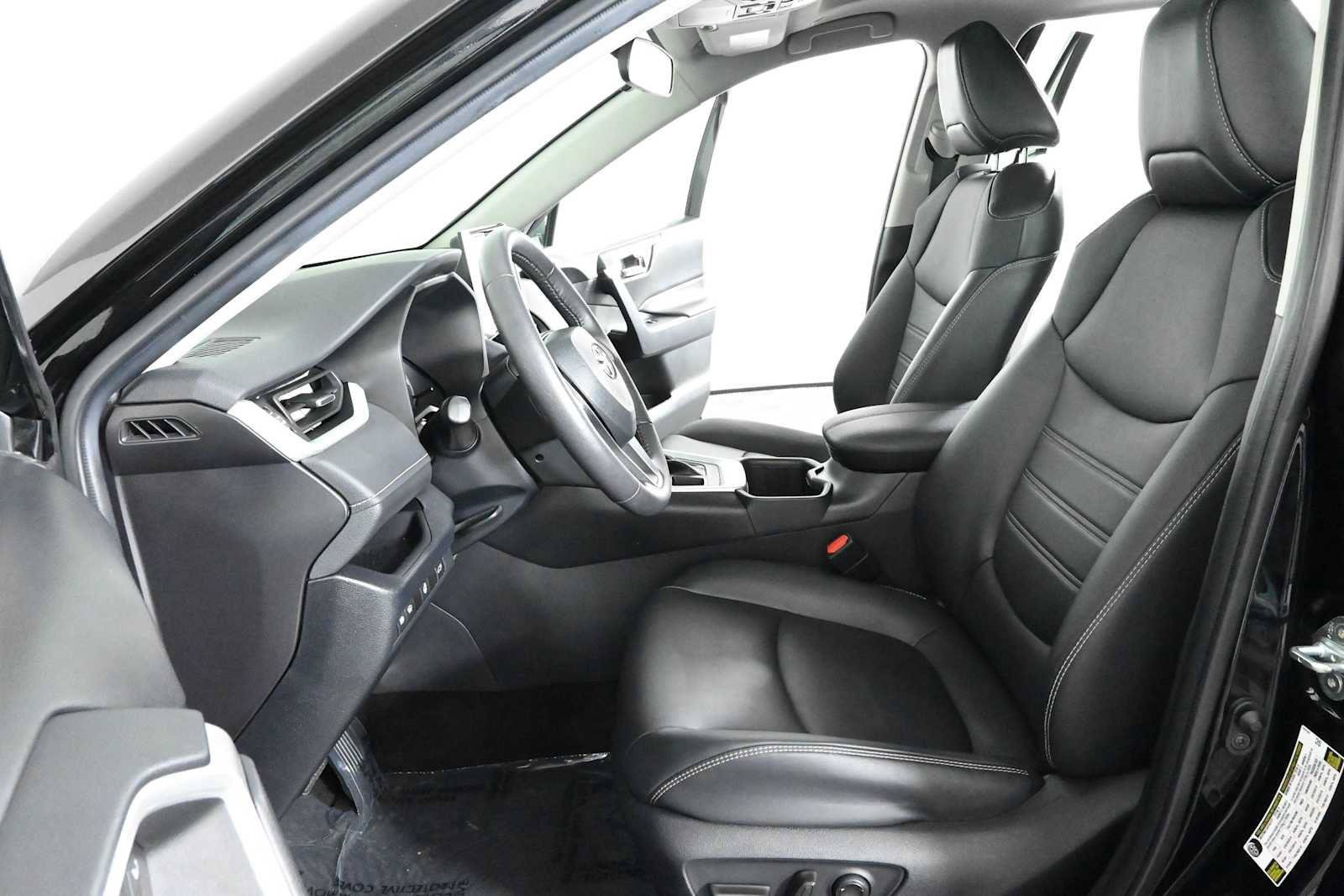 Used 2023 Toyota RAV4 XLE Premium AWD/4WD image 20