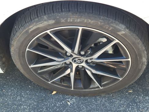 Used 2024 Toyota Camry SE w/ Blackout Package (TMS) FWD image 7