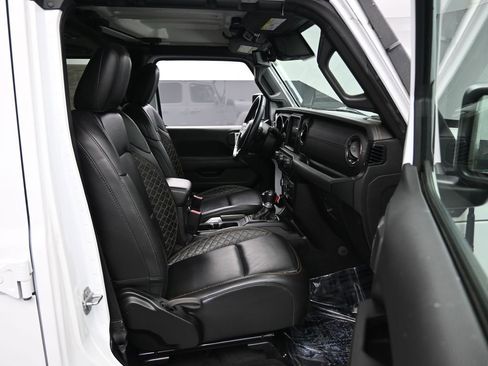 Used 2021 Jeep Wrangler Unlimited Sahara image 35