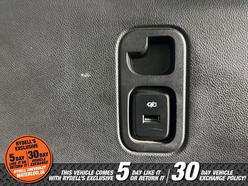 Used 2021 Chevrolet Traverse LT w/ LT Premium Package image 25