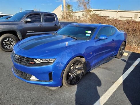 Used 2019 Chevrolet Camaro LT image 3