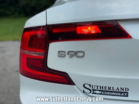 Used 2017 Volvo S90 T5 Momentum w/ Convenience Package FWD image 12