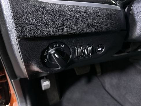 Used 2021 Chrysler 300 Touring RWD image 18