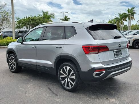 Used 2023 Volkswagen Taos SE image 4