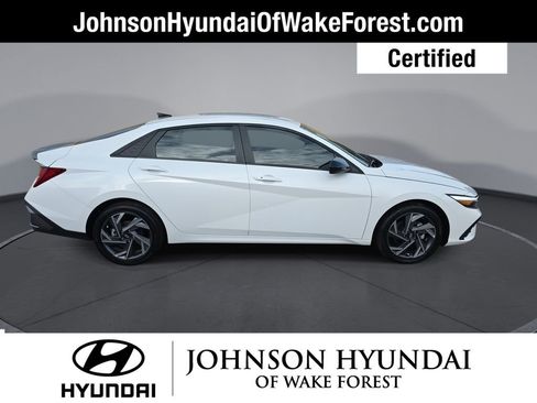 Certified 2025 Hyundai Elantra SEL image 12