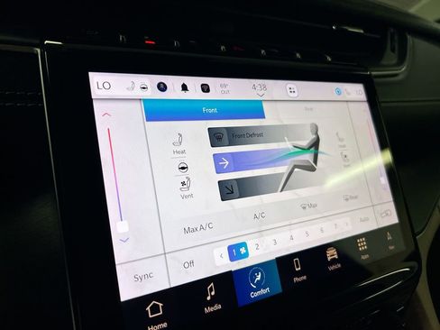 Used 2023 Jeep Grand Cherokee L Limited w/ Luxury Tech Group II image 17