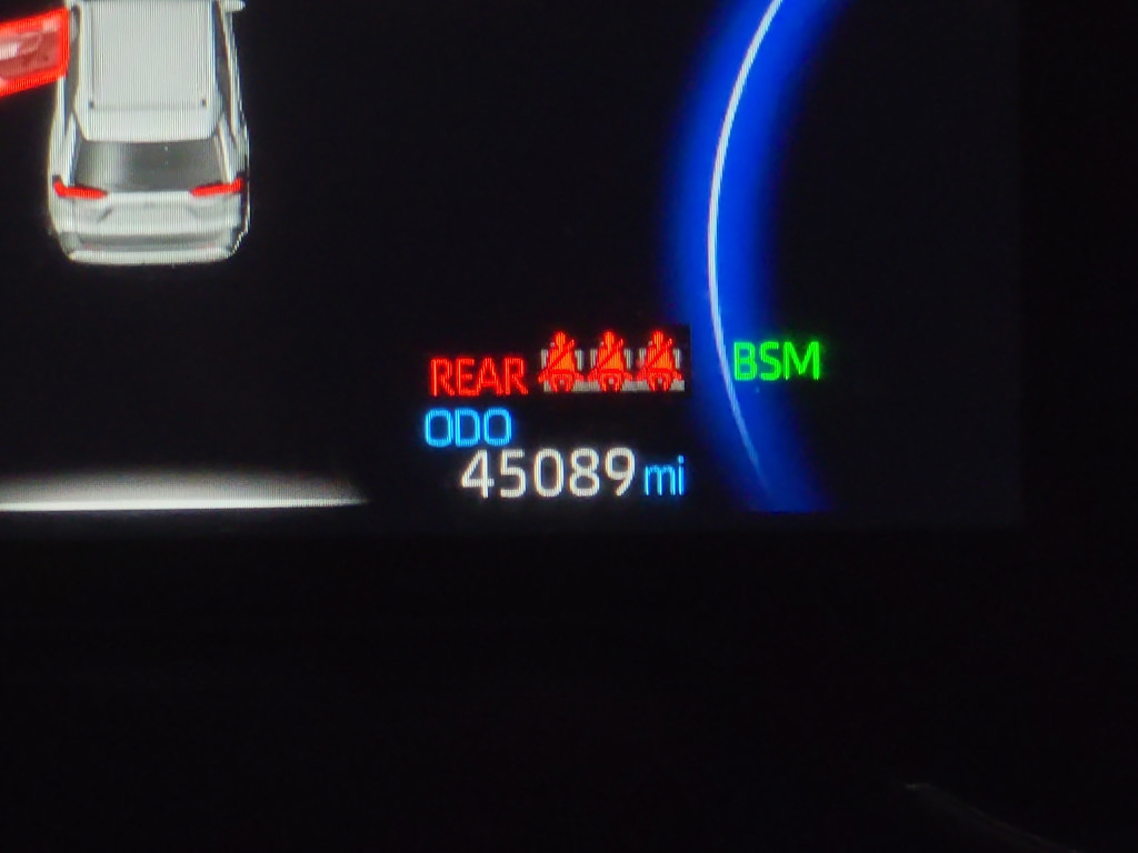 Used 2025 Toyota RAV4 XLE AWD/4WD image 10