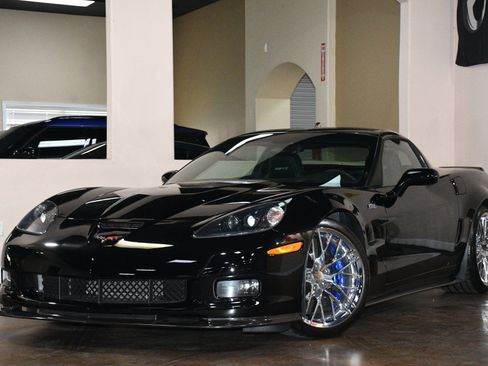 Used 2011 Chevrolet Corvette ZR1 w/ Preferred Equipment Group RWD image 4