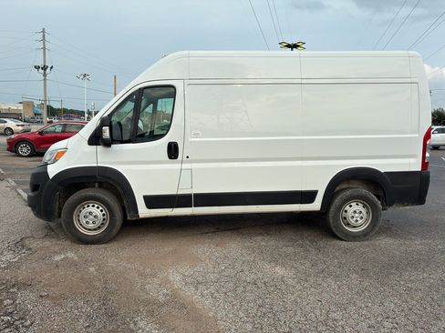 Used 2023 RAM ProMaster 2500 FWD image 1