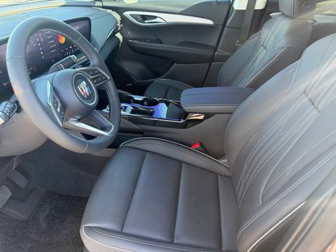 Used 2025 Buick Envision Avenir AWD/4WD image 11