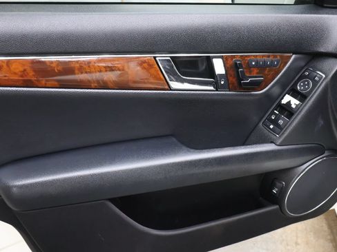 Used 2010 Mercedes-Benz C 300 4MATIC Sedan image 15