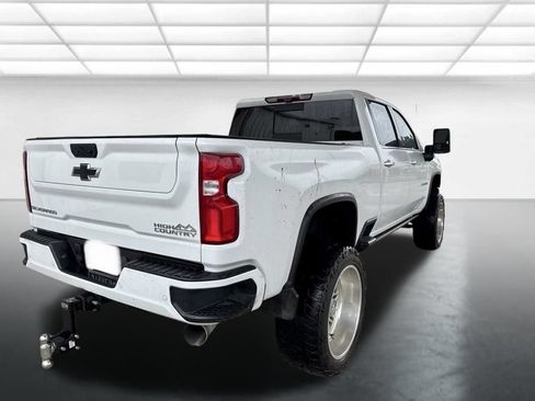 Used 2022 Chevrolet Silverado 2500 High Country w/ Technology Package AWD/4WD image 2