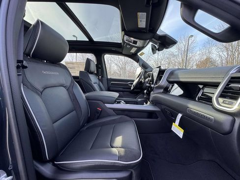 New 2026 RAM 1500 Laramie AWD/4WD image 13