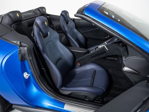 Used 2025 Ferrari Roma Spider image 43