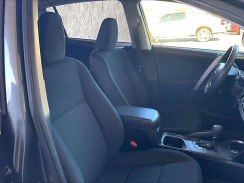Used 2017 Toyota RAV4 LE FWD image 17