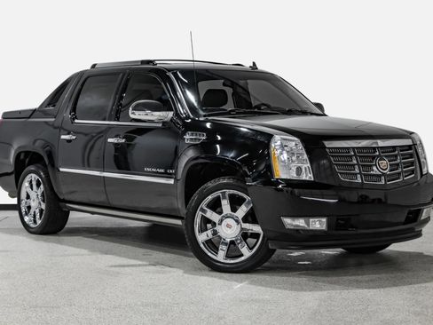 Used 2013 Cadillac Escalade EXT Premium AWD/4WD image 4