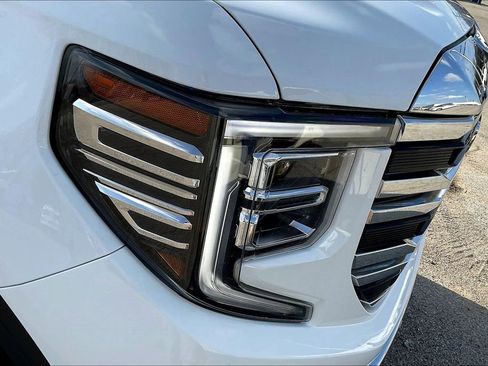 Used 2023 GMC Sierra 1500 SLT w/ SLT Premium Plus Package image 32