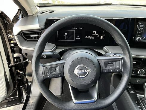 Certified 2025 Nissan Kicks S image 14