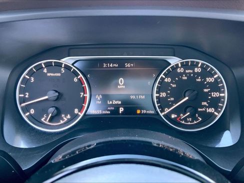 Used 2023 Nissan Rogue SV image 10