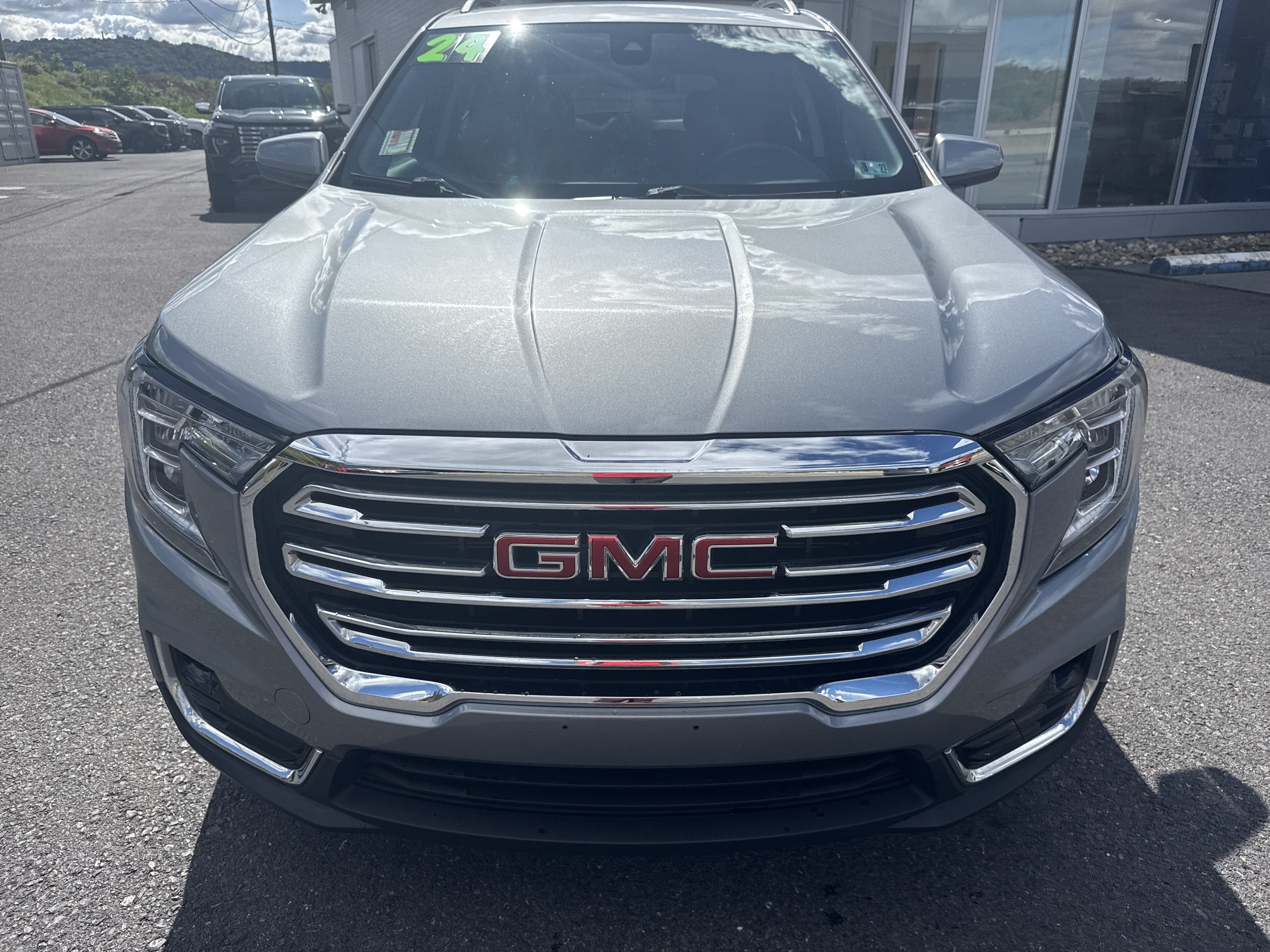 Used 2024 GMC Terrain SLT AWD/4WD image 8