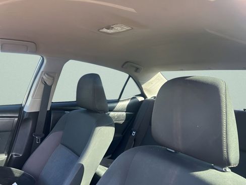 Used 2018 Toyota Corolla L image 19