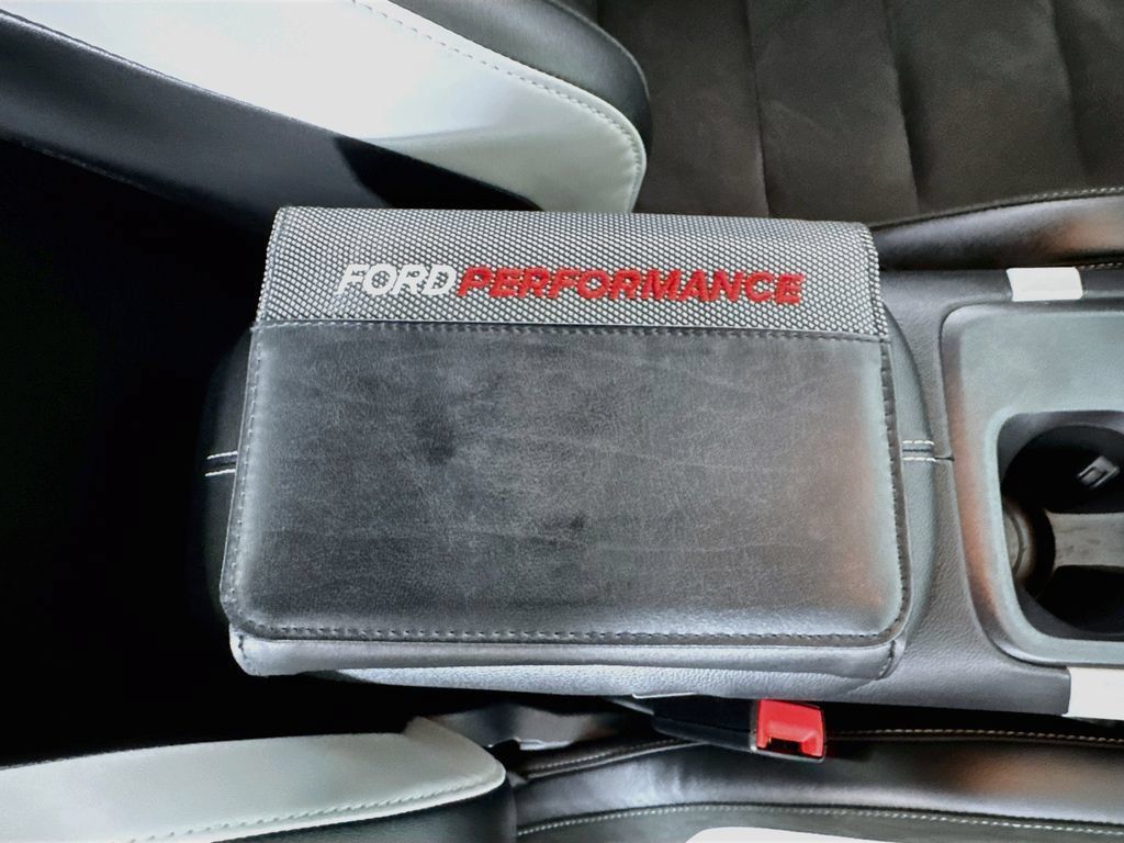 Used 2022 Ford Mustang Shelby GT500 w/ Carbon Fibre Track Pack RWD image 42