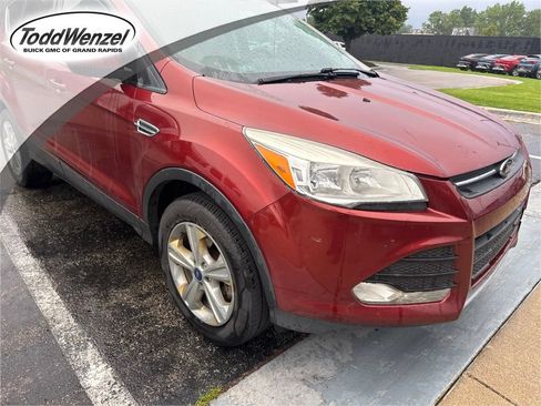 Used 2015 Ford Escape SE FWD image 1