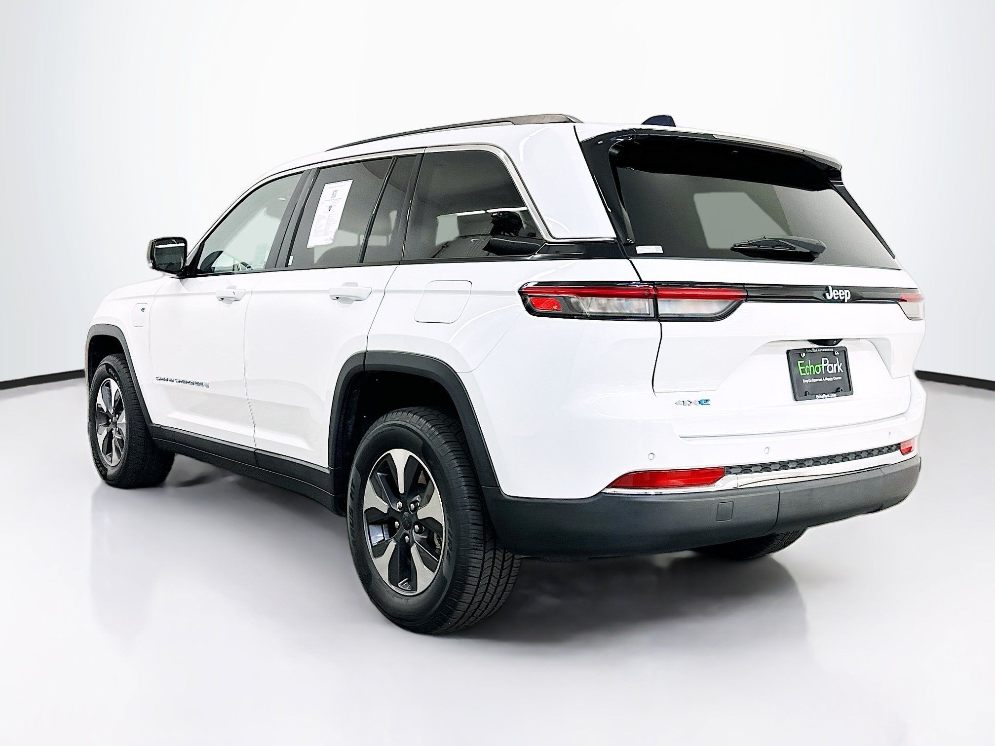 Used 2022 Jeep Grand Cherokee Limited 4xe AWD/4WD image 5