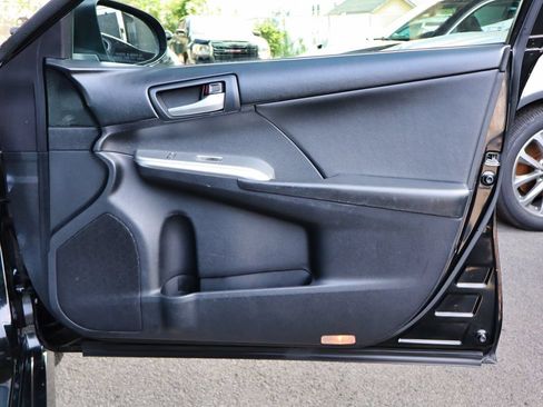 Used 2014 Toyota Camry SE w/ Moonroof Package FWD image 52