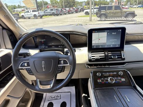 Used 2019 Lincoln Navigator Reserve AWD/4WD image 35