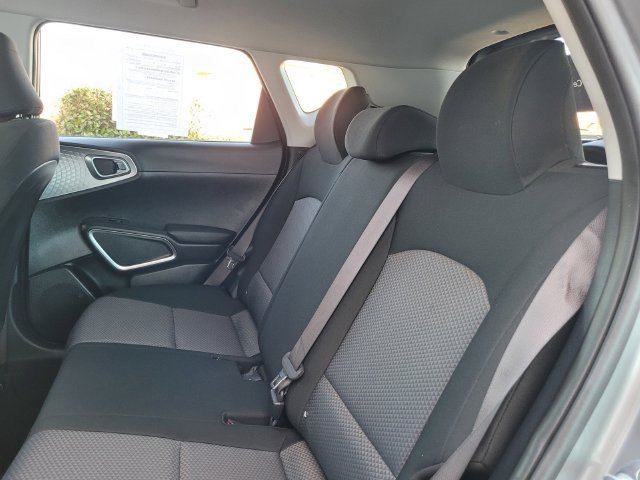 Certified 2025 Kia Soul LX w/ LX Technology Package FWD image 15