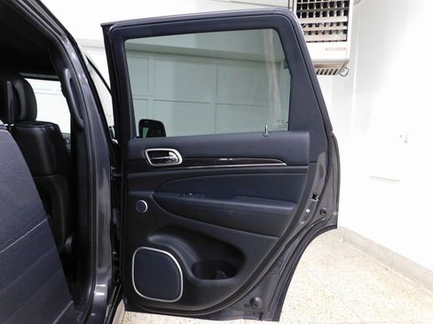 Used 2016 Jeep Grand Cherokee Overland w/ Advanced Technology Group image 92