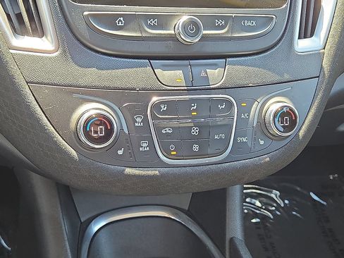 Used 2024 Chevrolet Malibu LT FWD image 28