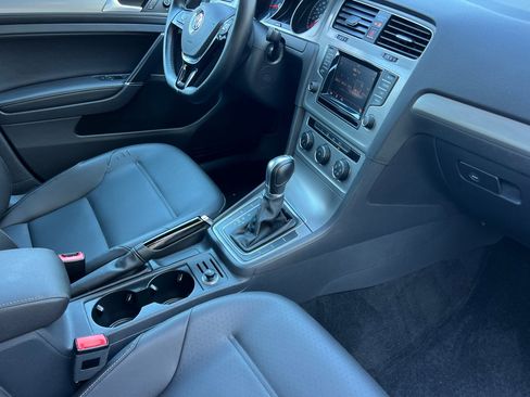 Used 2015 Volkswagen Golf TDI image 16