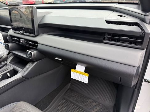 Used 2026 Toyota RAV4 SE w/ Convenience Package AWD/4WD image 16
