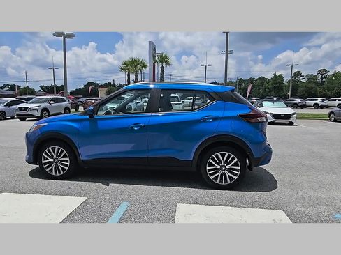 Used 2021 Nissan Kicks SV FWD image 26