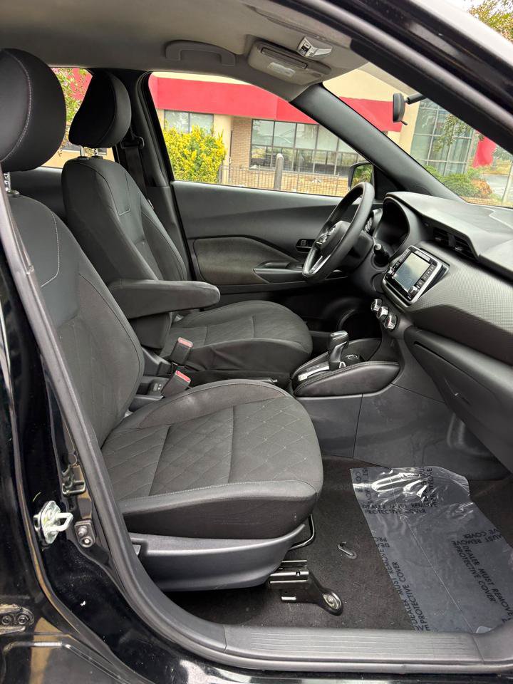 Used 2019 Nissan Kicks S FWD image 16