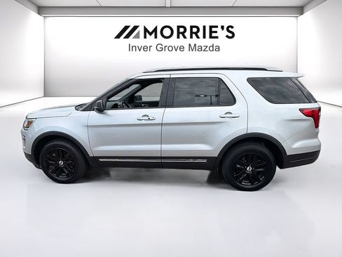 Used 2018 Ford Explorer XLT AWD/4WD image 8