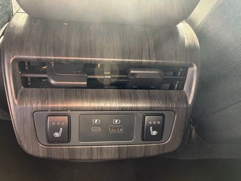 Certified 2023 Nissan Ariya AWD image 14