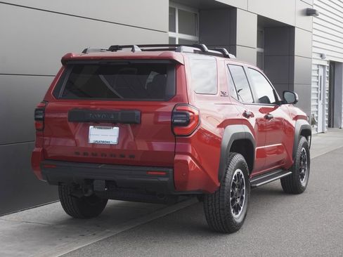 Used 2025 Toyota 4Runner 4WD image 2