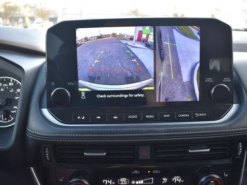 Used 2023 Nissan Rogue SL w/ SL Premium Package image 38