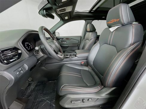 New 2025 Honda Pilot TrailSport image 16