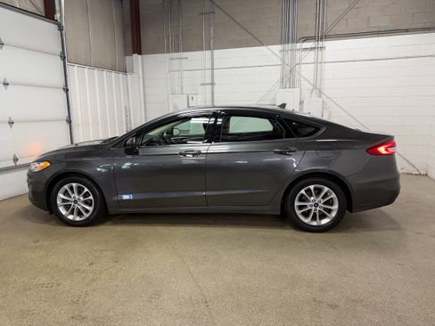Used 2020 Ford Fusion SE FWD image 6