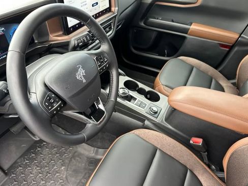 Used 2025 Ford Bronco Sport Outer Banks image 4